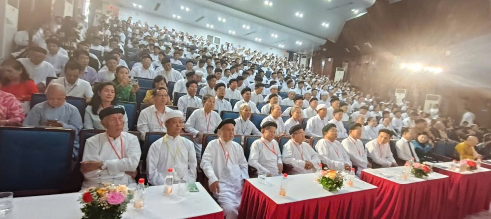 HỘI TRƯỜNG CUỘC LỄ